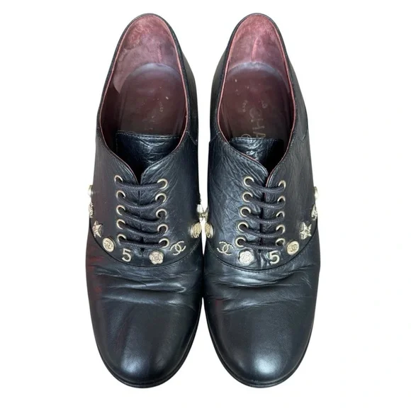 Chanel - Lucky Charms Interlocking CC Logo Pumps Black Leather Sz 38 - Picture 2 of 11